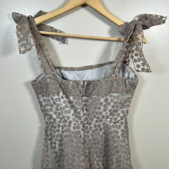 Lucy in the Sky Embroidered Floral Mini Dress Size Large Gray Party Bachelorette - Picture 8 of 11